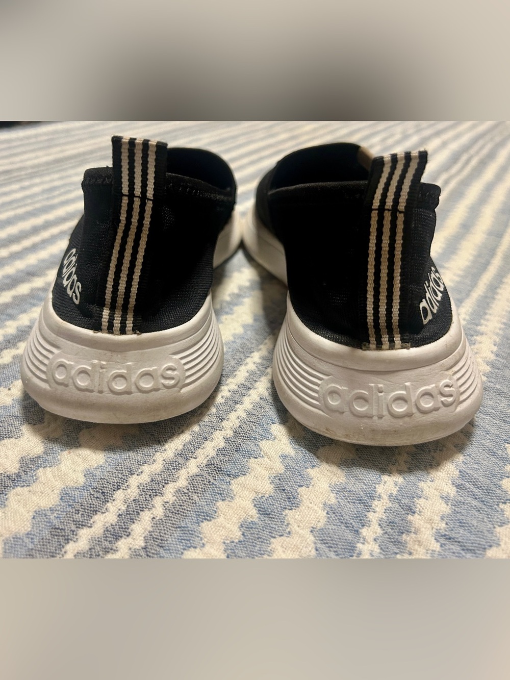 Women’s Adidas Slip-on Sneakers • Size 8